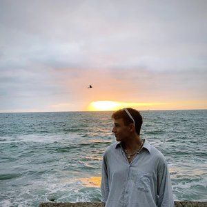 Meet your Posher, Elliot